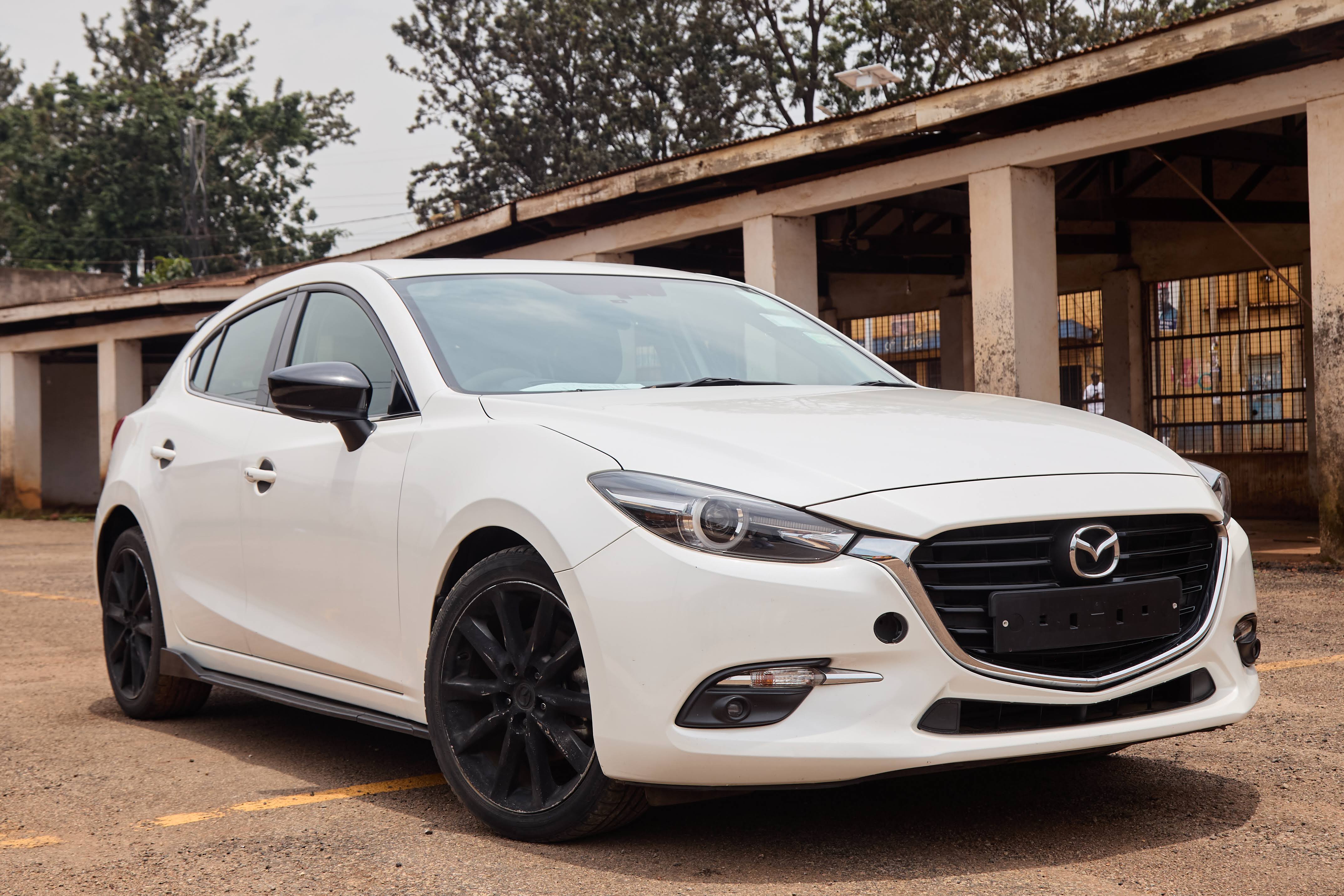 2017 Mazda3 SKYACTIV Automatic Hatchback – White thumbnail 2