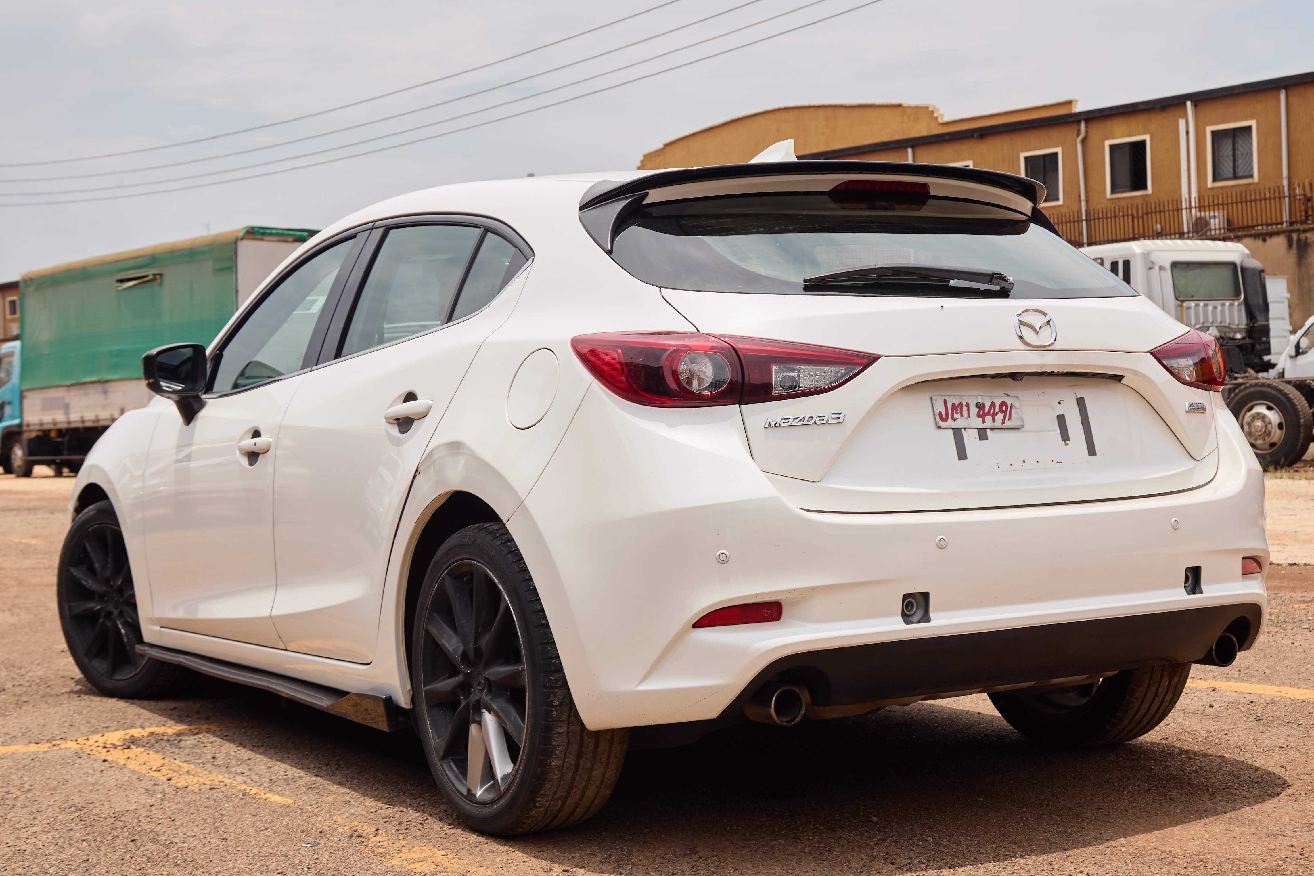 2017 Mazda3 SKYACTIV Automatic Hatchback – White thumbnail 6