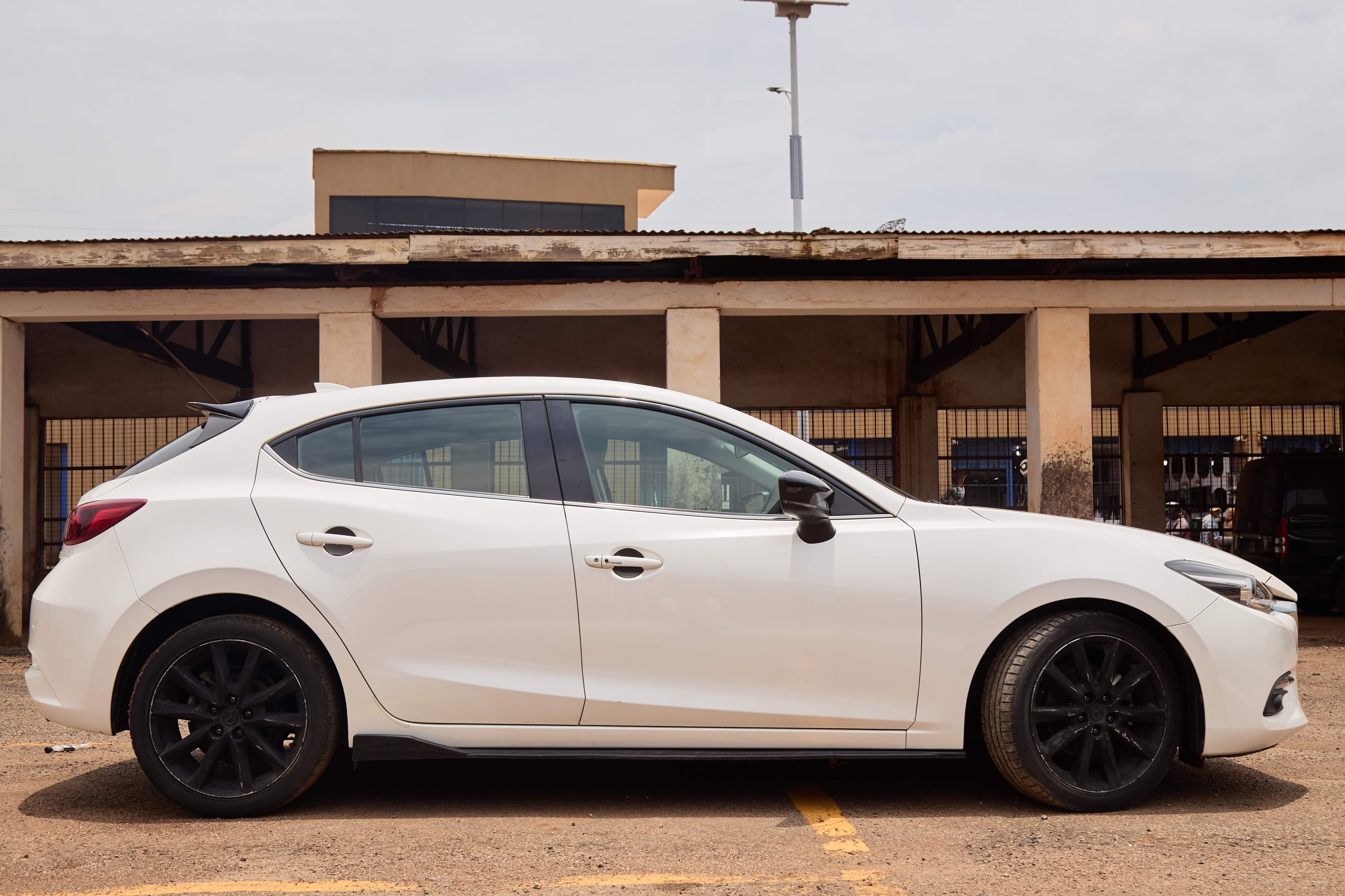 2017 Mazda3 SKYACTIV Automatic Hatchback – White thumbnail 9