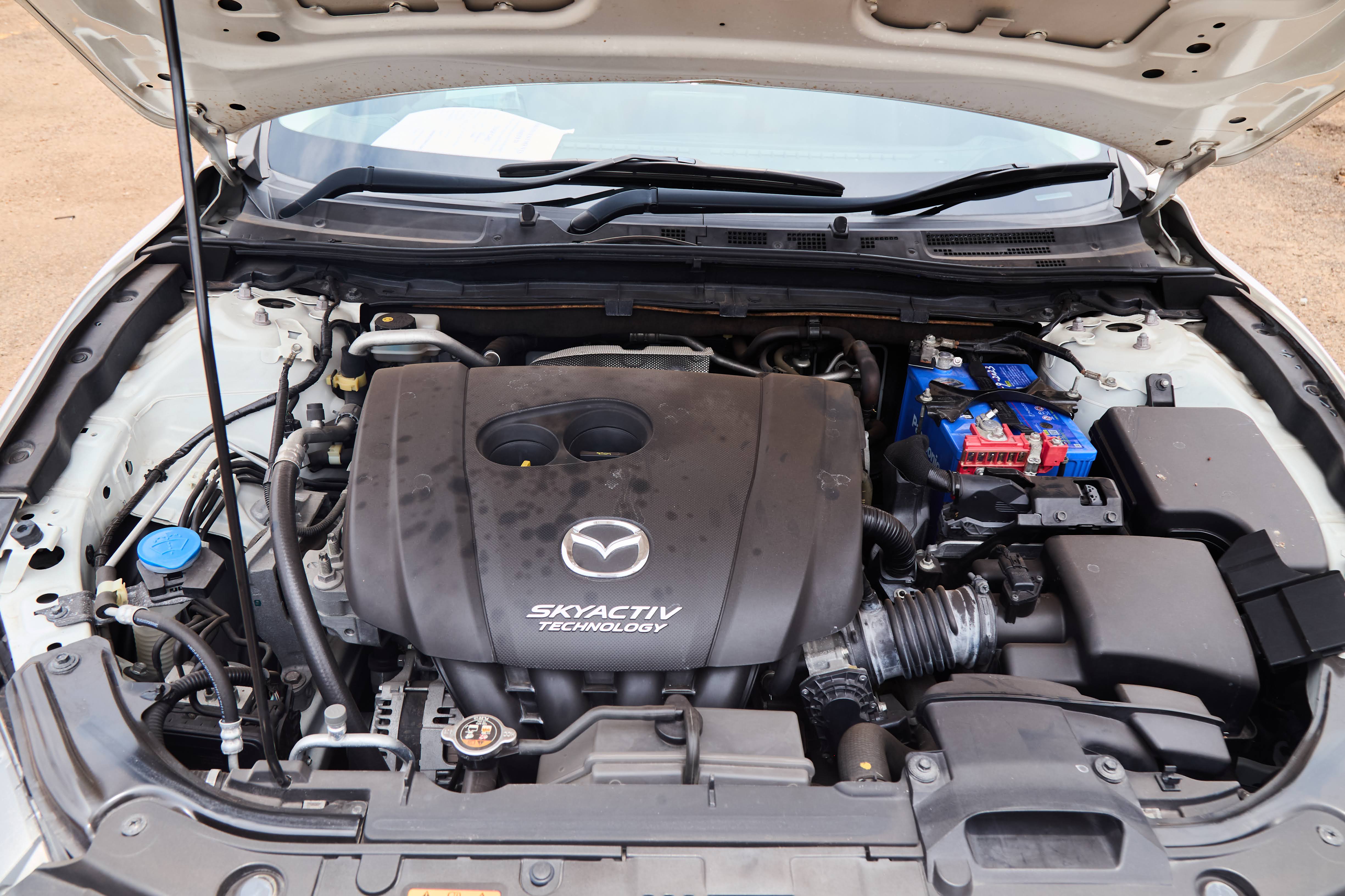 2017 Mazda3 SKYACTIV Automatic Hatchback – White thumbnail 13