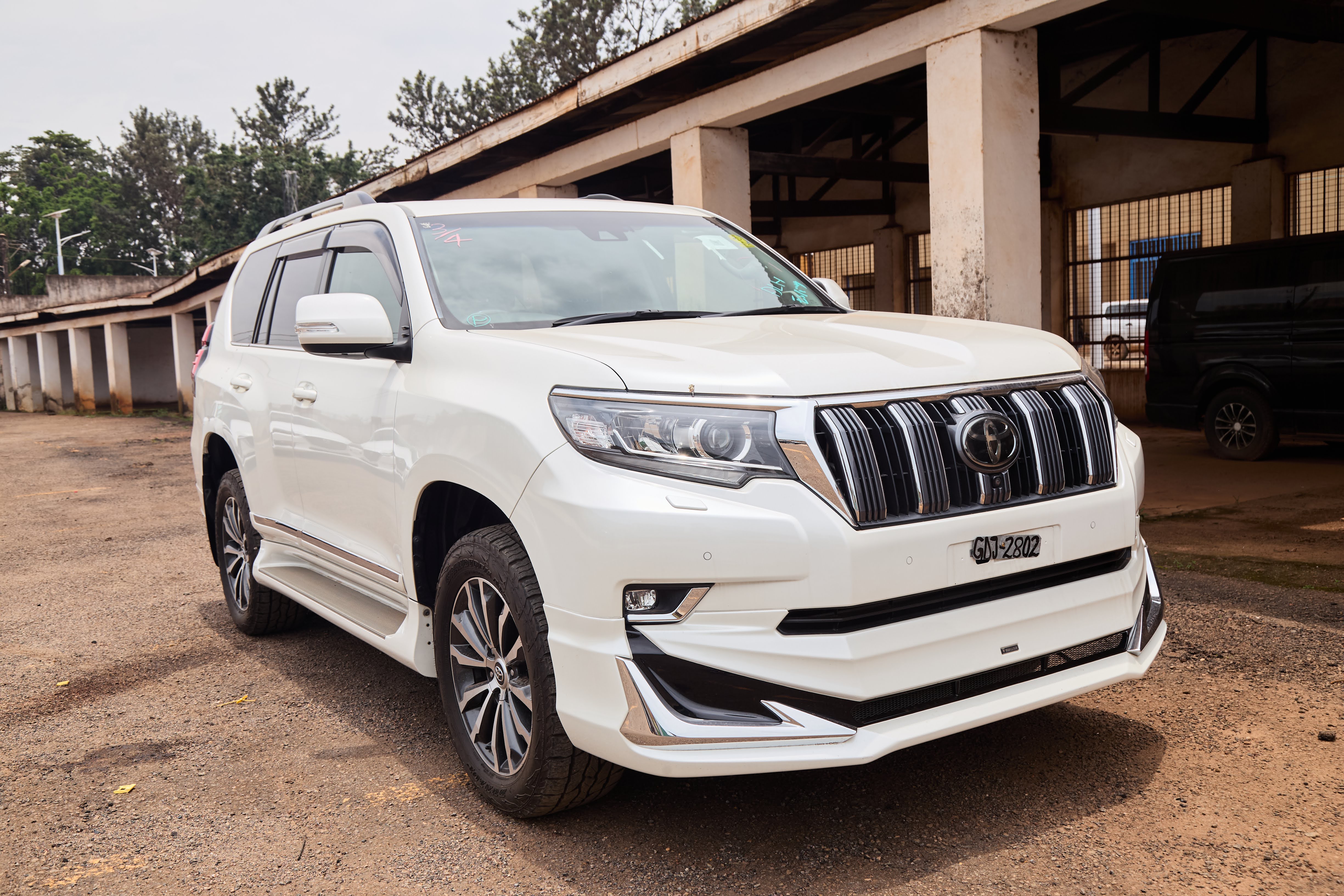2018 Toyota Land Cruiser Prado TX D-4D – White thumbnail 11