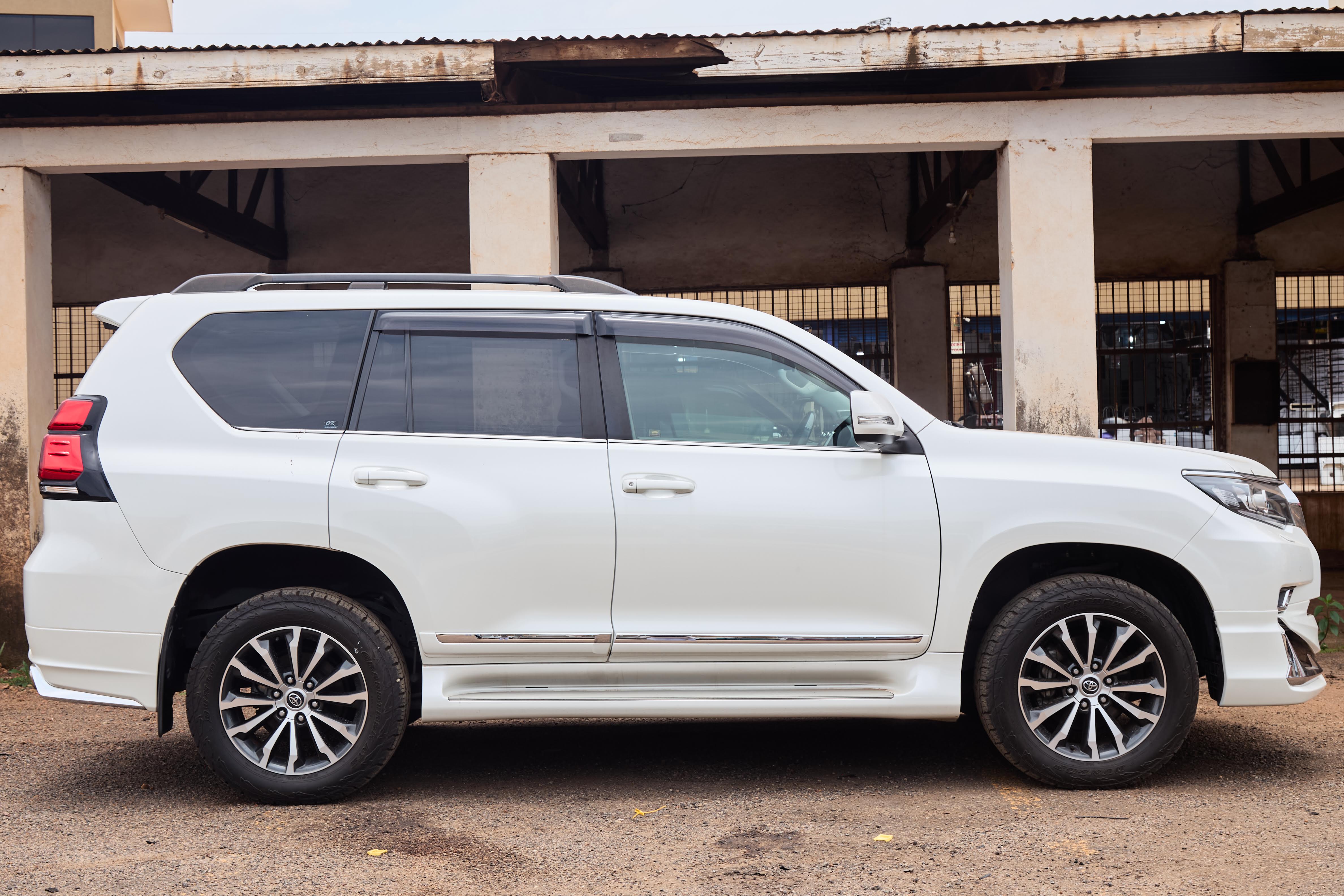 2018 Toyota Land Cruiser Prado TX D-4D – White thumbnail 5
