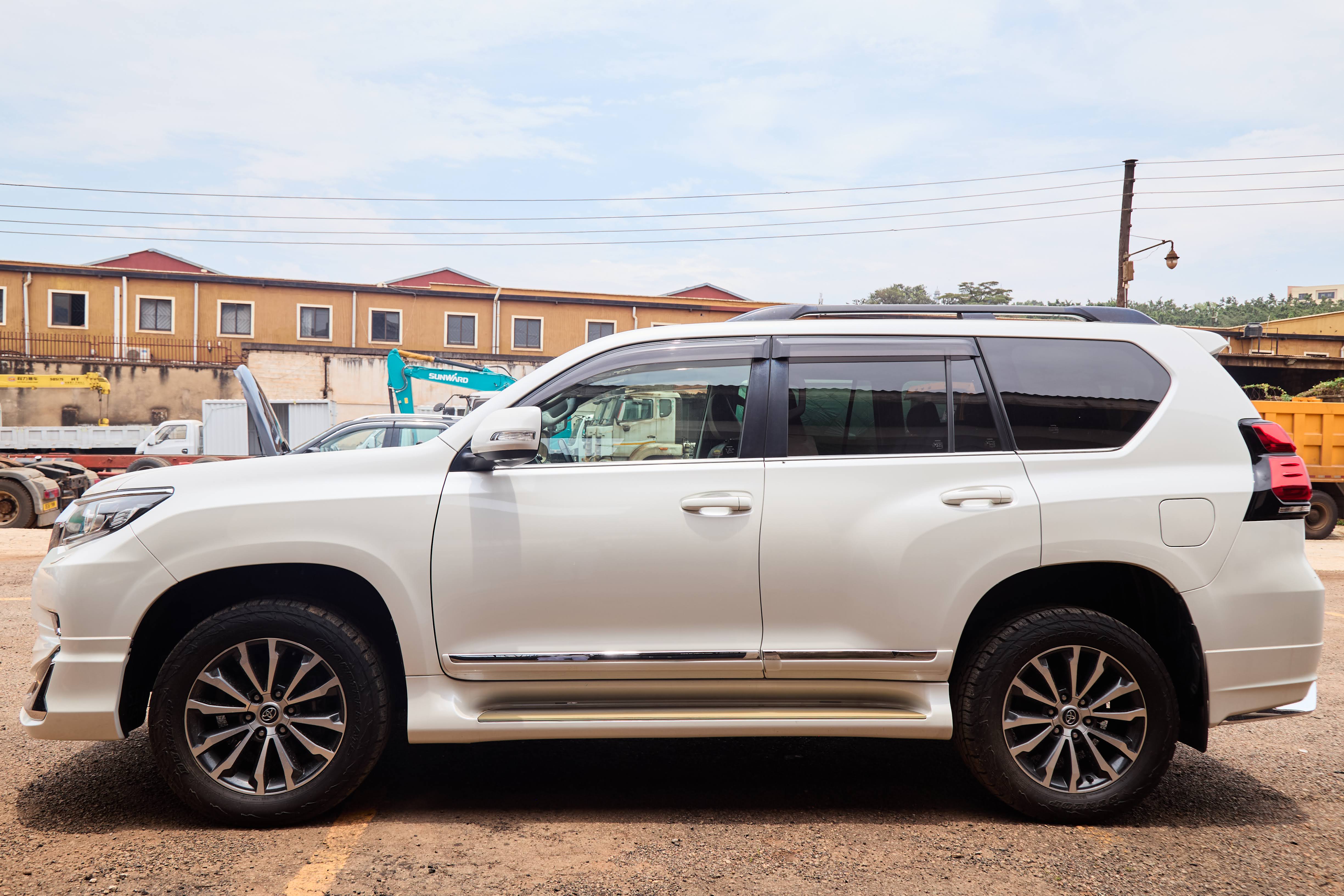 2018 Toyota Land Cruiser Prado TX D-4D – White thumbnail 13