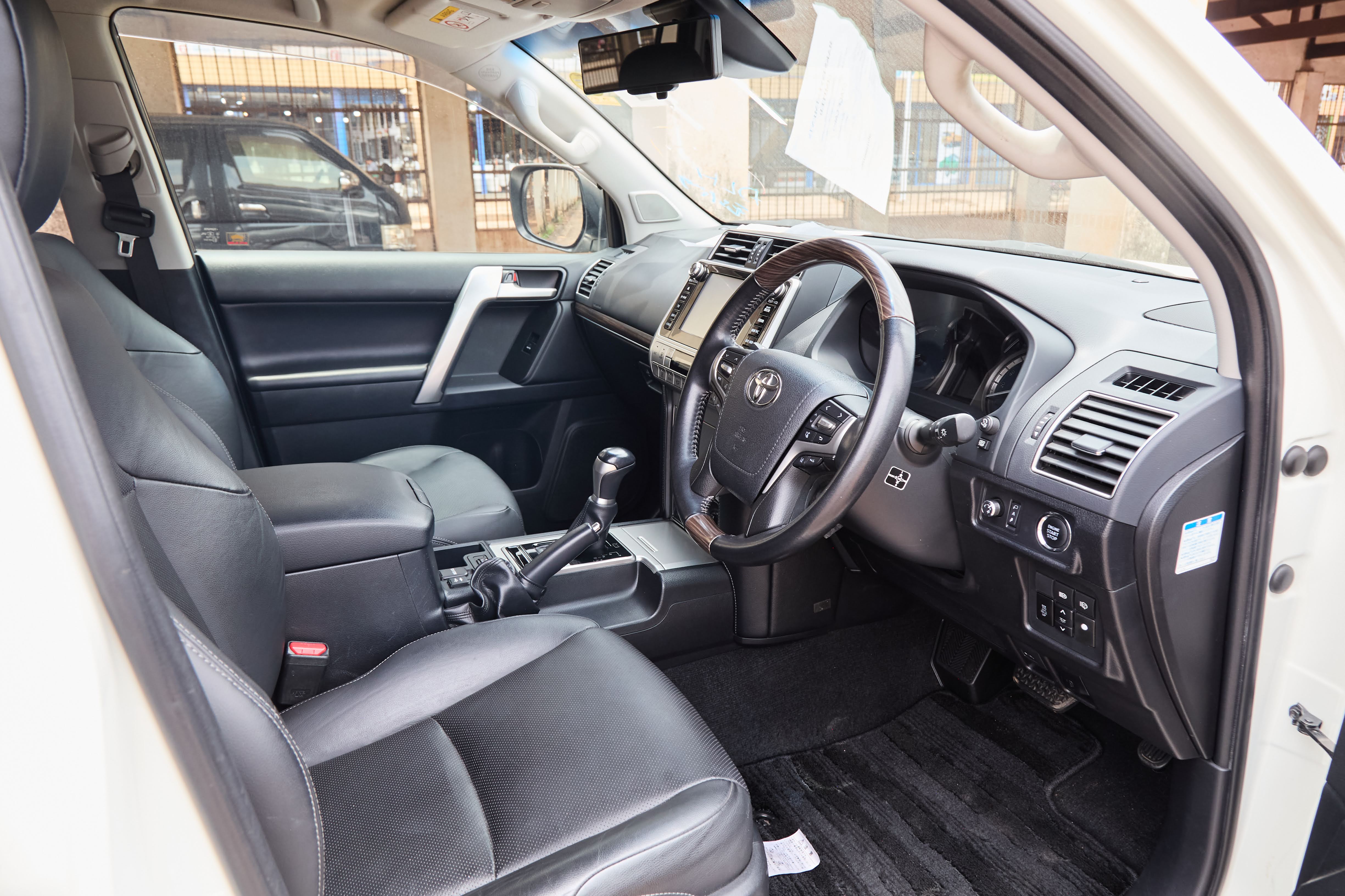 2018 Toyota Land Cruiser Prado TX D-4D – White thumbnail 7