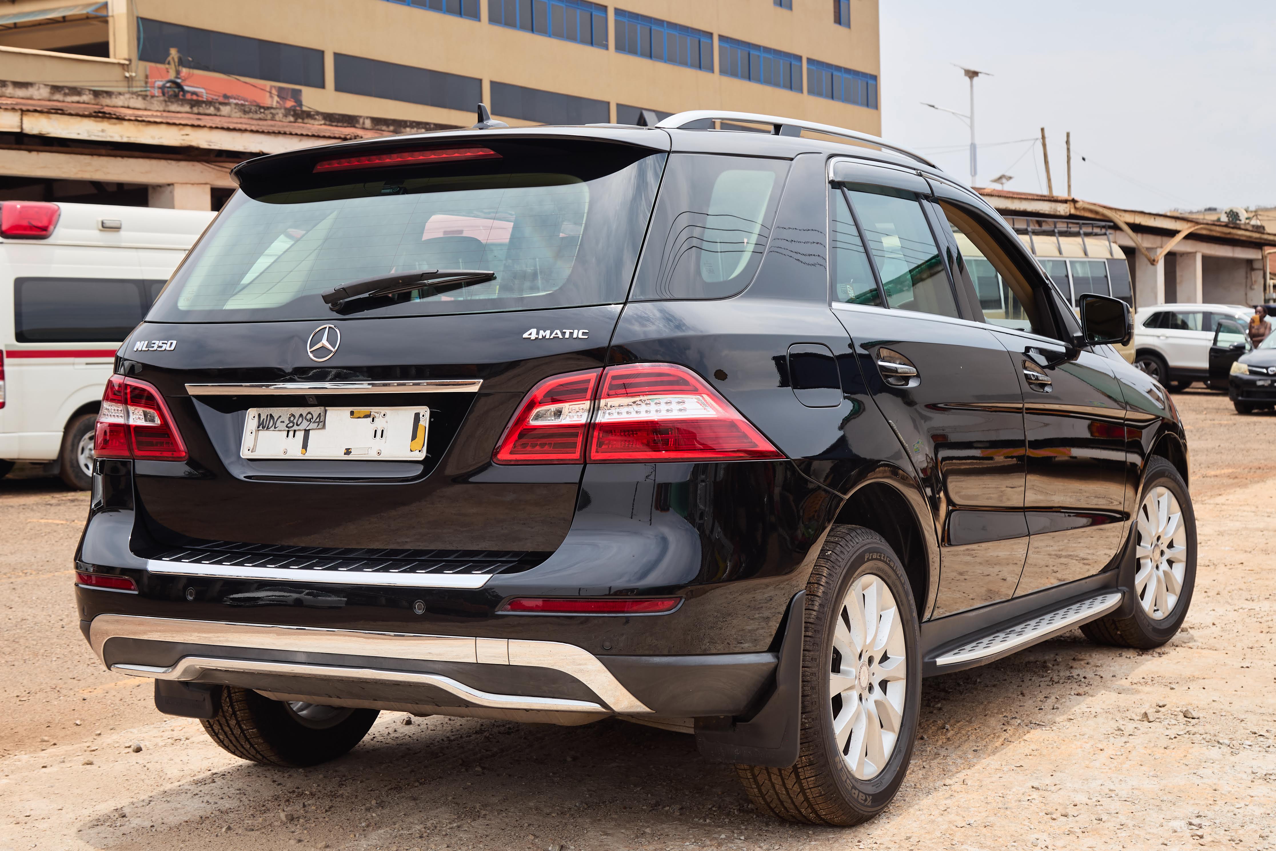 Mercedes-Benz ML350 4MATIC – Black thumbnail 7