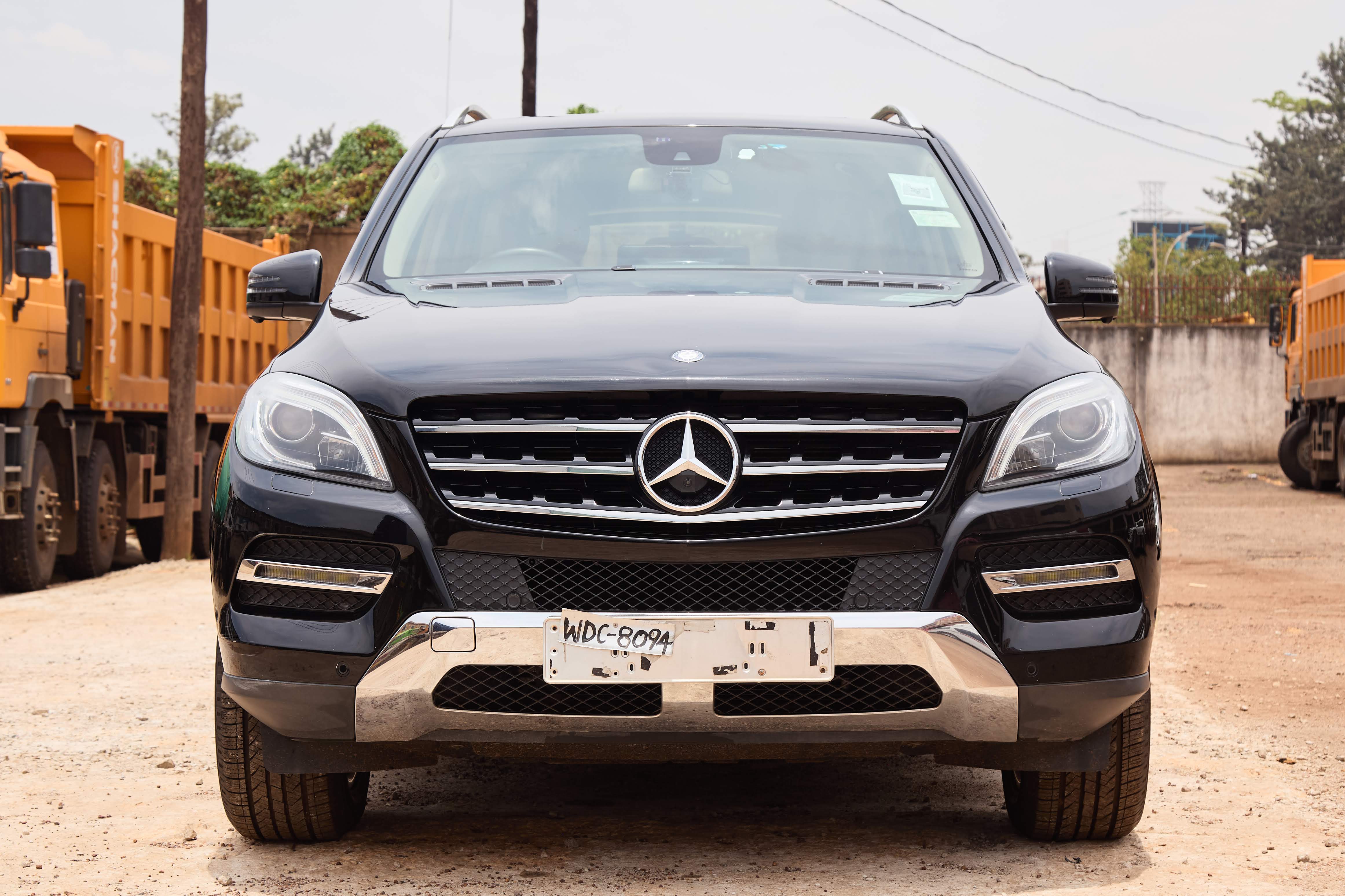 Mercedes-Benz ML350 4MATIC – Black thumbnail 2