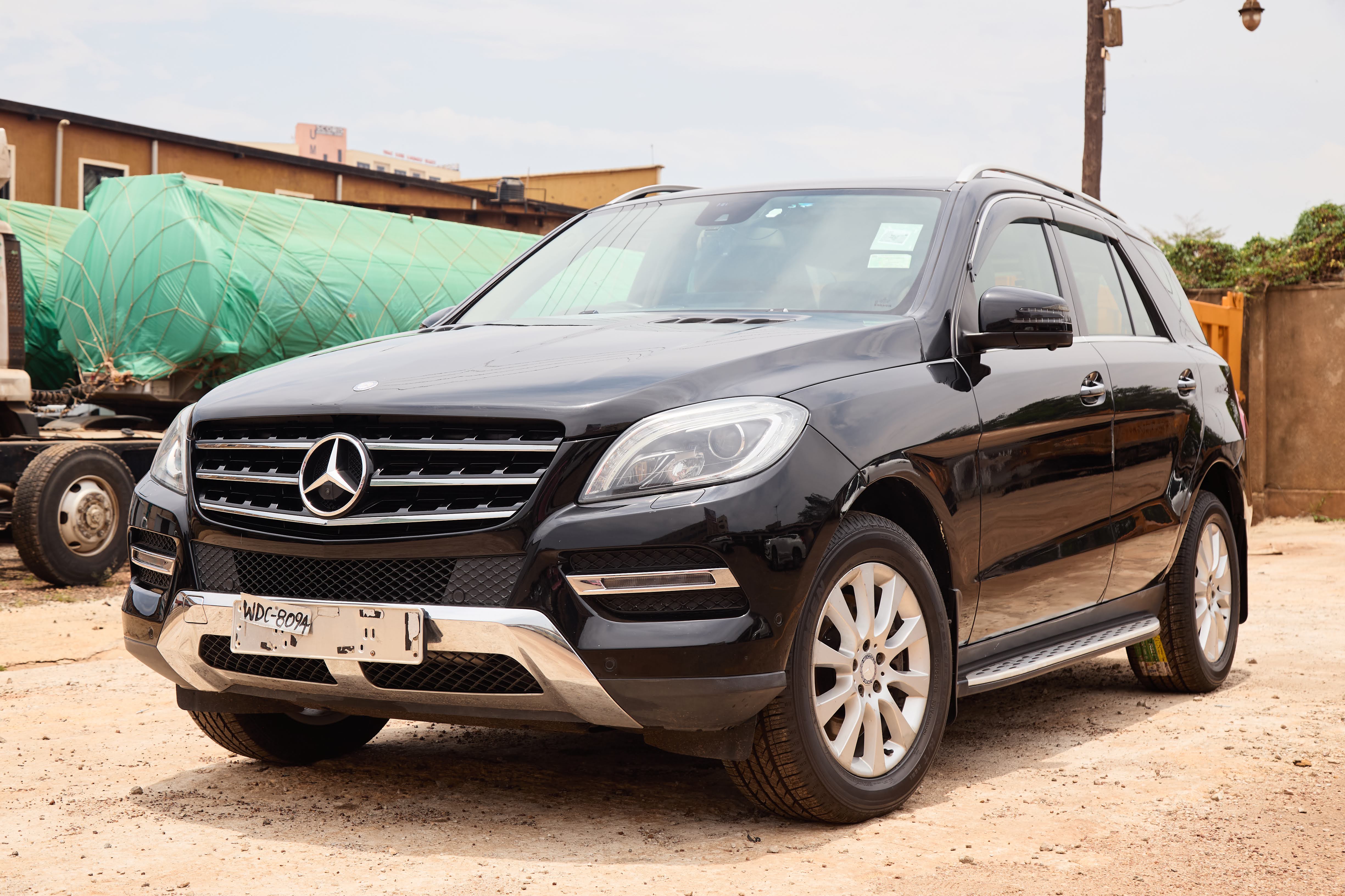 Mercedes-Benz ML350 4MATIC – Black thumbnail 3