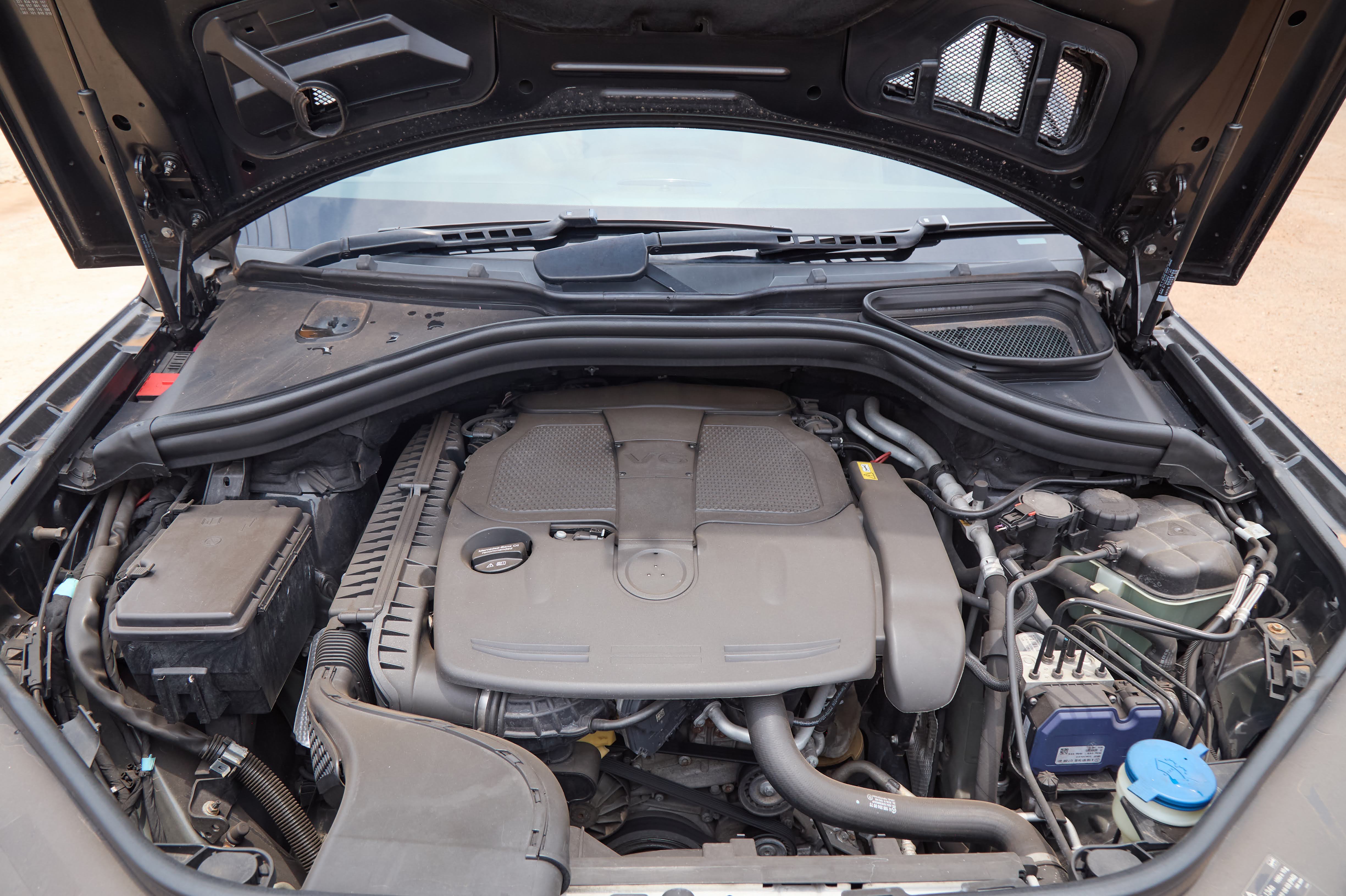 Mercedes-Benz ML350 4MATIC – Black thumbnail 14