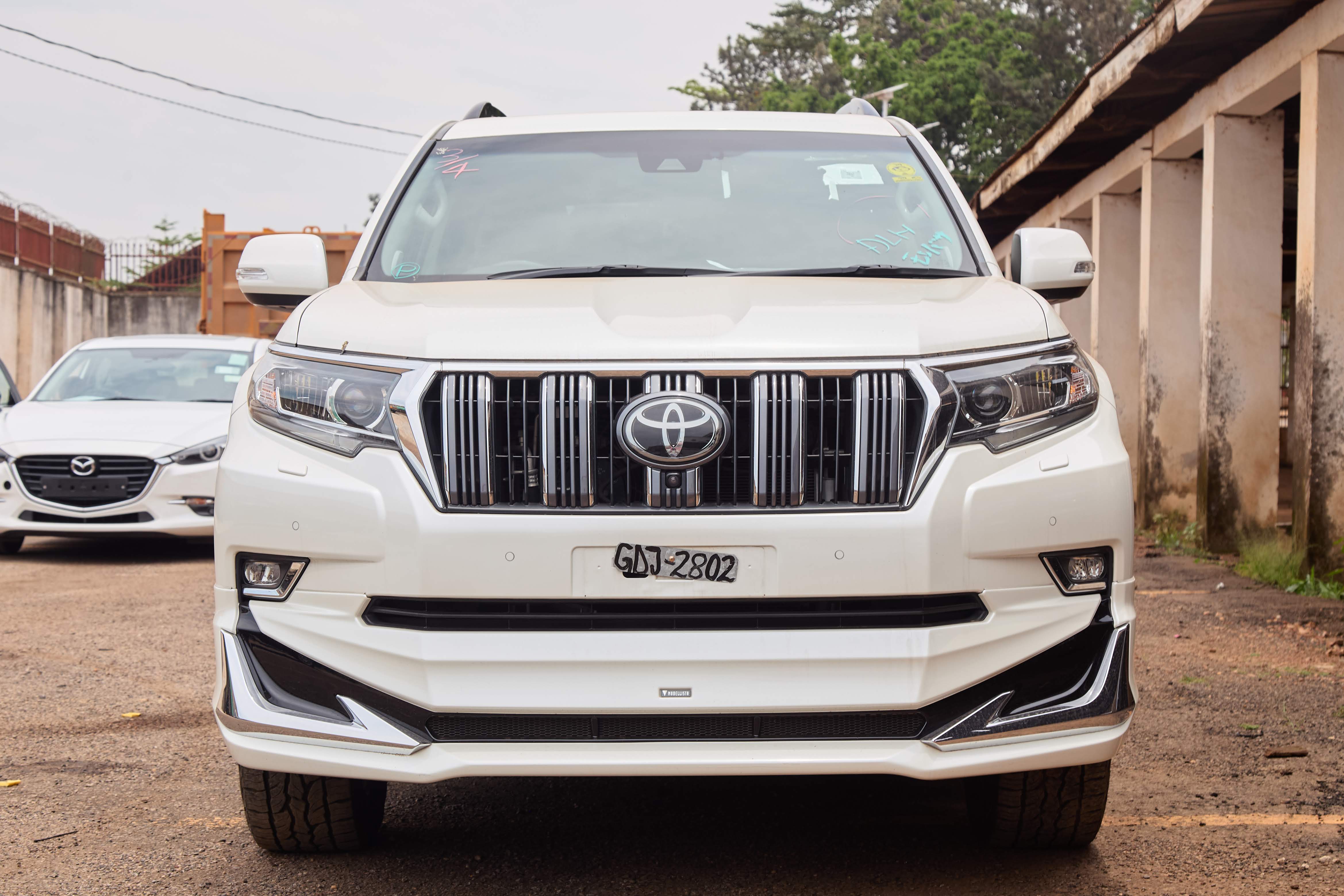 2018 Toyota Land Cruiser Prado TX D-4D – White thumbnail 3
