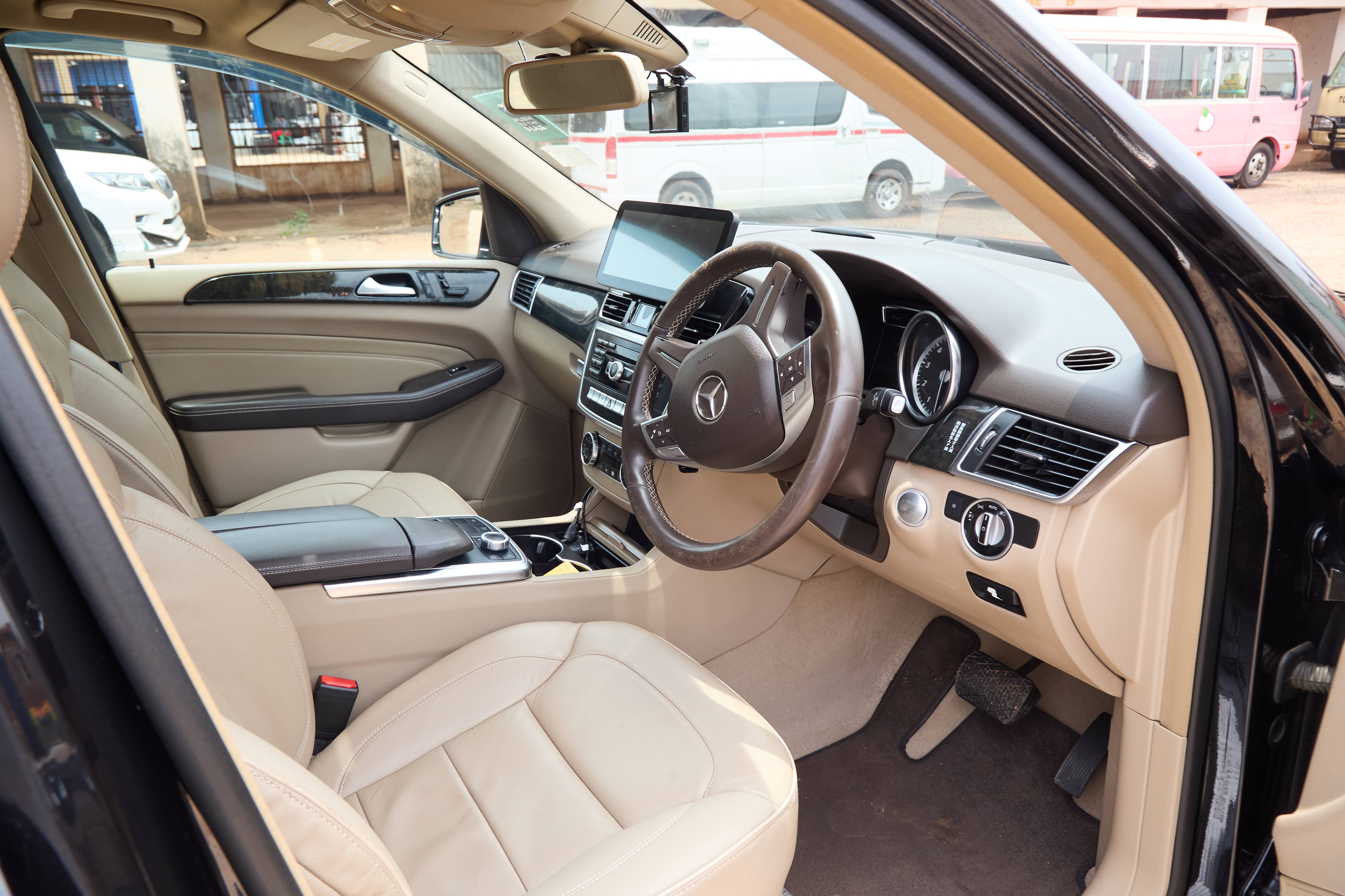 Mercedes-Benz ML350 4MATIC – Black thumbnail 8