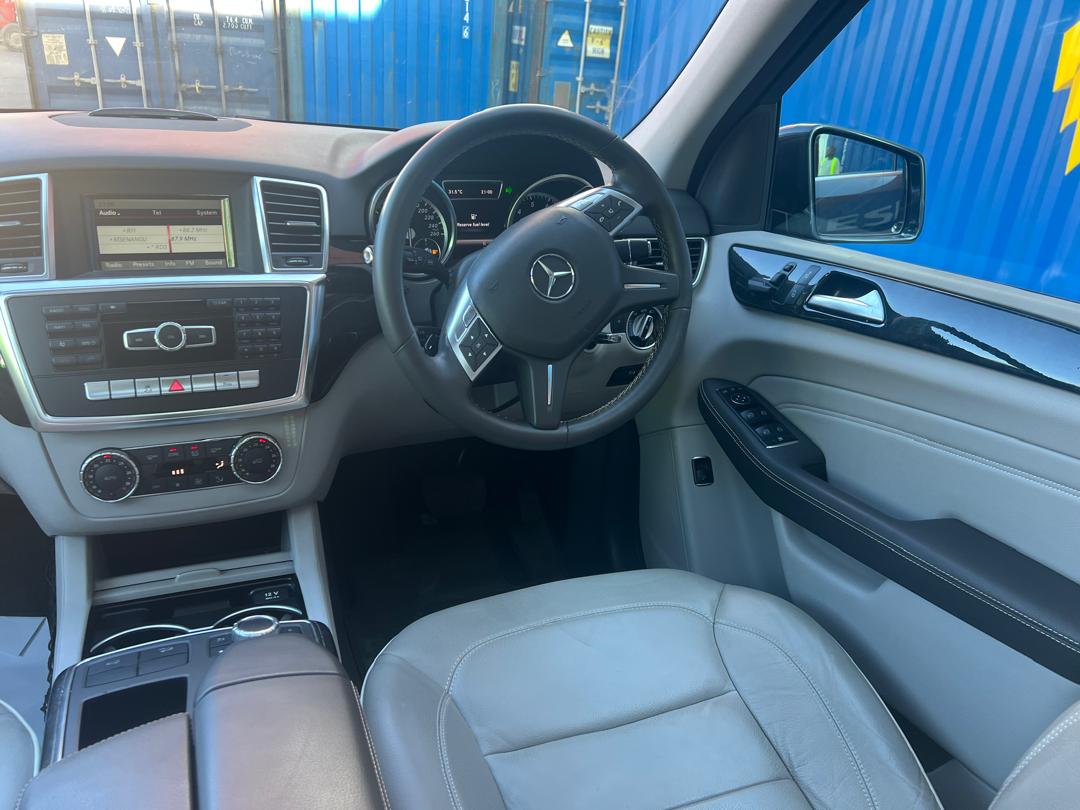 2011 Mercedes-Benz E300 for Sale in Uganda thumbnail 2