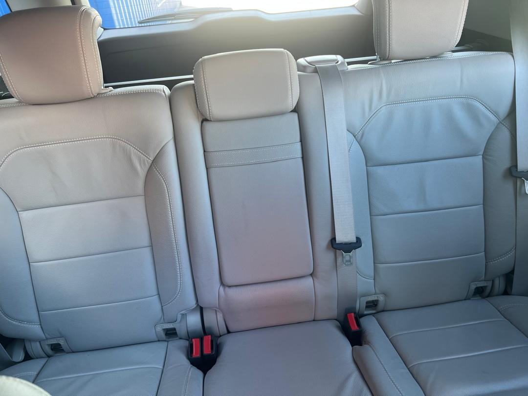 2011 Mercedes-Benz E300 for Sale in Uganda thumbnail 5